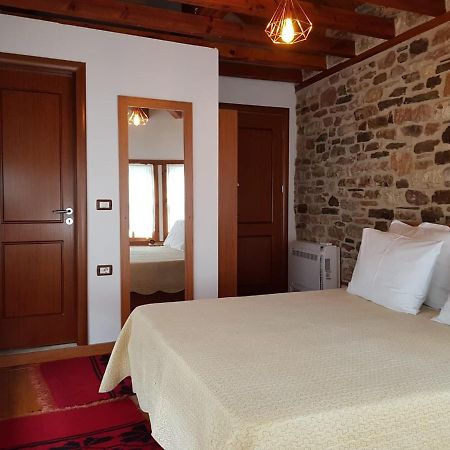 The Heart Of The Bazaar Guest House Gjirokastër Dış mekan fotoğraf