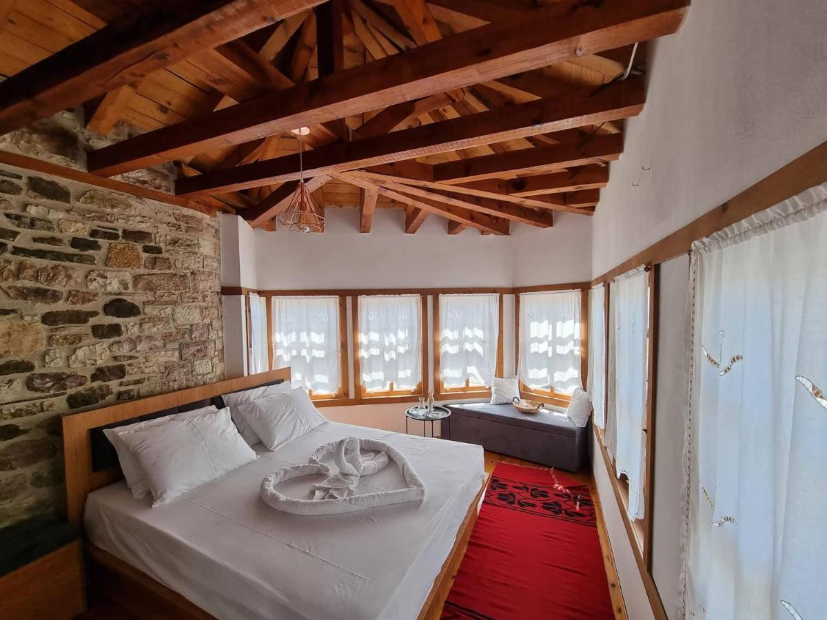 The Heart Of The Bazaar Guest House Gjirokastër Dış mekan fotoğraf