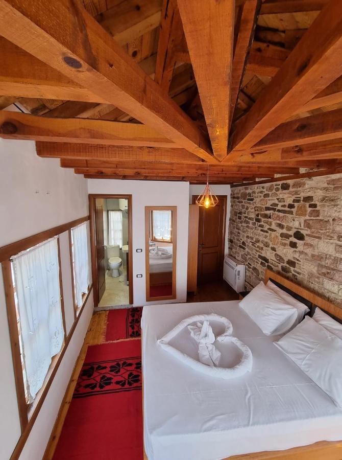 The Heart Of The Bazaar Guest House Gjirokastër Dış mekan fotoğraf