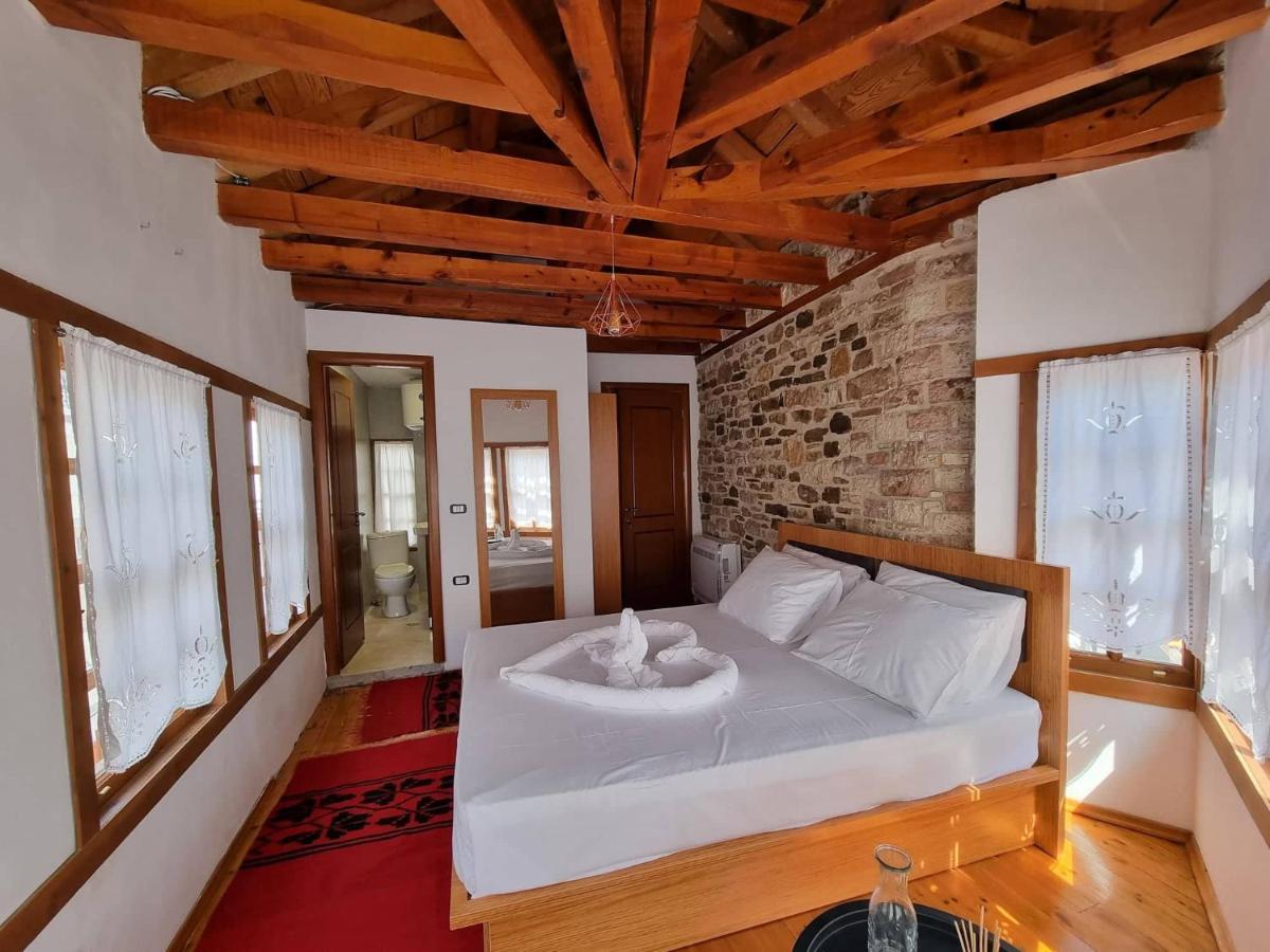 The Heart Of The Bazaar Guest House Gjirokastër Dış mekan fotoğraf